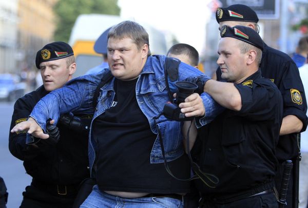 Dozens detained in Belarus protests over economy - Sputnik International