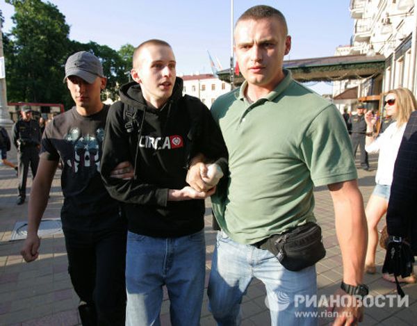 Belarusians protest economic policy  - Sputnik International