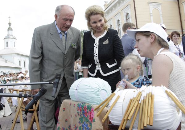 Russia’s First Lady Svetlana Medvedev attends record-breaking lacemaking workshop in Vologda - Sputnik International