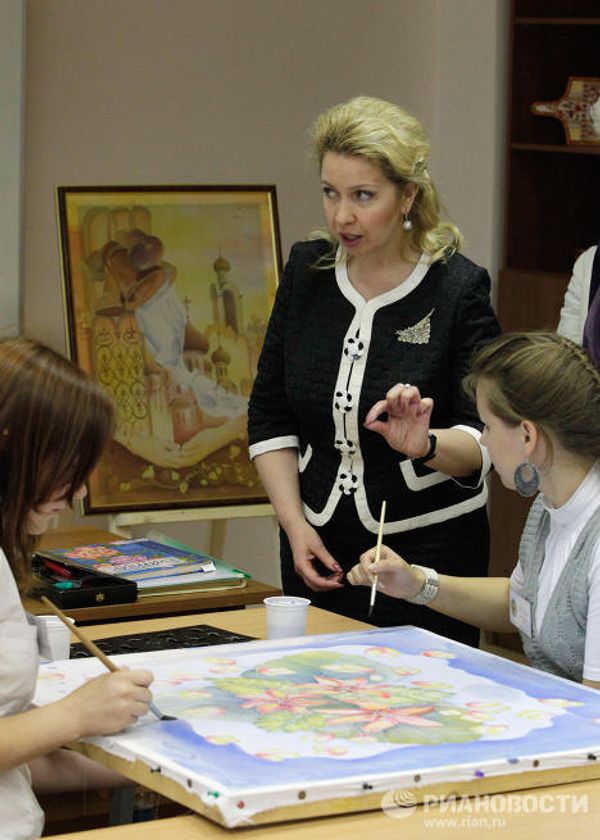Russia’s First Lady Svetlana Medvedev attends record-breaking lacemaking workshop in Vologda Russia’s First Lady Svetlana Medvedev attends record-breaking lacemaking workshop in Vologda - Sputnik International
