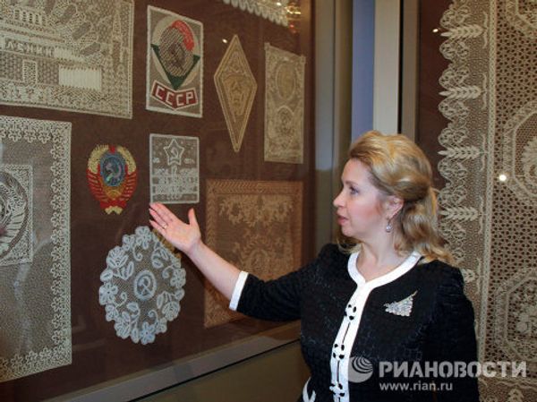 Russia’s First Lady Svetlana Medvedev attends record-breaking lacemaking workshop in Vologda Russia’s First Lady Svetlana Medvedev attends record-breaking lacemaking workshop in Vologda - Sputnik International