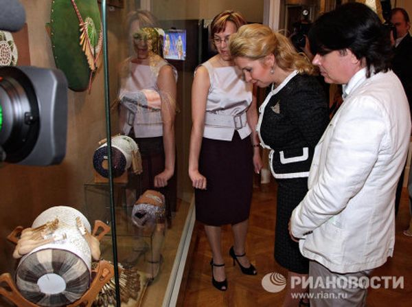 Russia’s First Lady Svetlana Medvedev attends record-breaking lacemaking workshop in Vologda Russia’s First Lady Svetlana Medvedev attends record-breaking lacemaking workshop in Vologda - Sputnik International