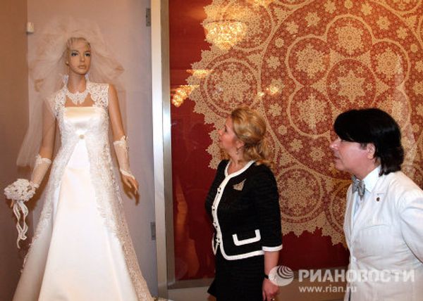 Russia’s First Lady Svetlana Medvedev attends record-breaking lacemaking workshop in Vologda Russia’s First Lady Svetlana Medvedev attends record-breaking lacemaking workshop in Vologda - Sputnik International