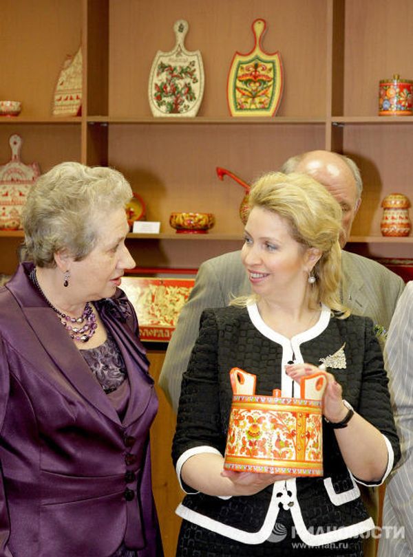 Russia’s First Lady Svetlana Medvedev attends record-breaking lacemaking workshop in Vologda Russia’s First Lady Svetlana Medvedev attends record-breaking lacemaking workshop in Vologda - Sputnik International