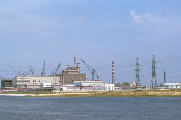 Radiation levels around the NPP remain unchanged and the work of the fourth reactor will resume after the repairs on two damaged power lines have been done. - Sputnik International