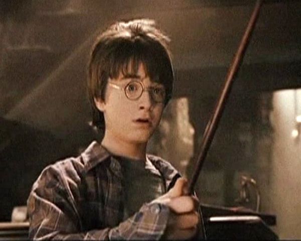 Harry Potter bows out as thousands of fans attend world premiere of final film  - Sputnik International