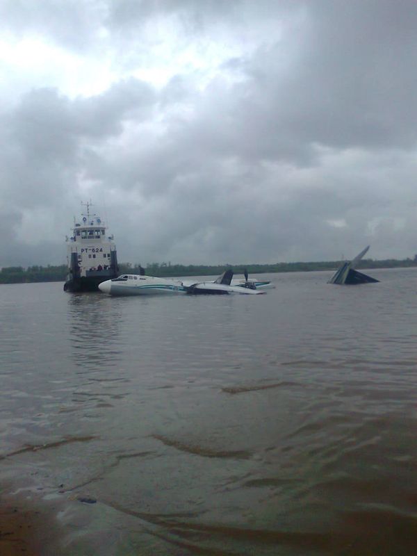 An-24 plane ditched in the Ob River on the border between the Tomsk and Khanty-Mansiisk regions - Sputnik International