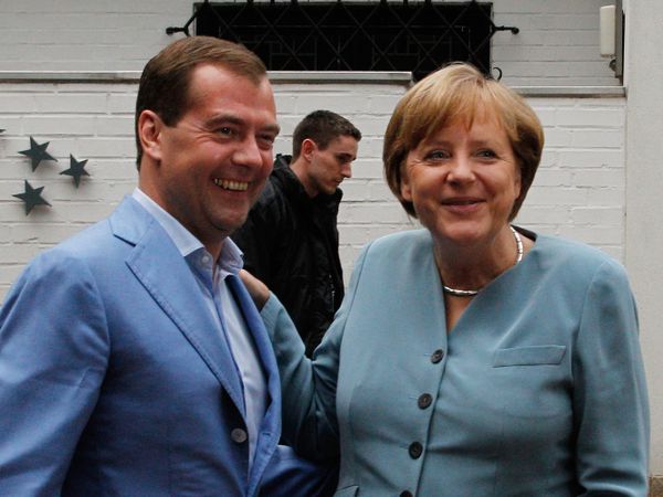 Dmitry Medvedev and Angela Merkel dine informally  - Sputnik International
