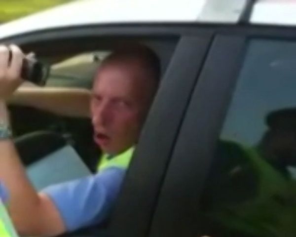 Moscow police officer faces rap after pregnant driver row Moscow police officer faces rap after pregnant driver row - Sputnik International