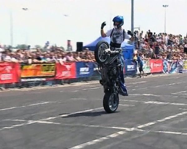 Best bikers perform stunts at Grand Prix in Poland - Sputnik International