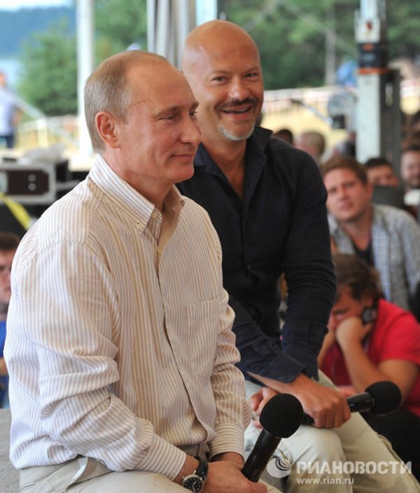 Vladimir Putin speaks with participants of the Seliger-2011 youth forum Vladimir Putin speaks with participants of the Seliger-2011 youth forum - Sputnik International
