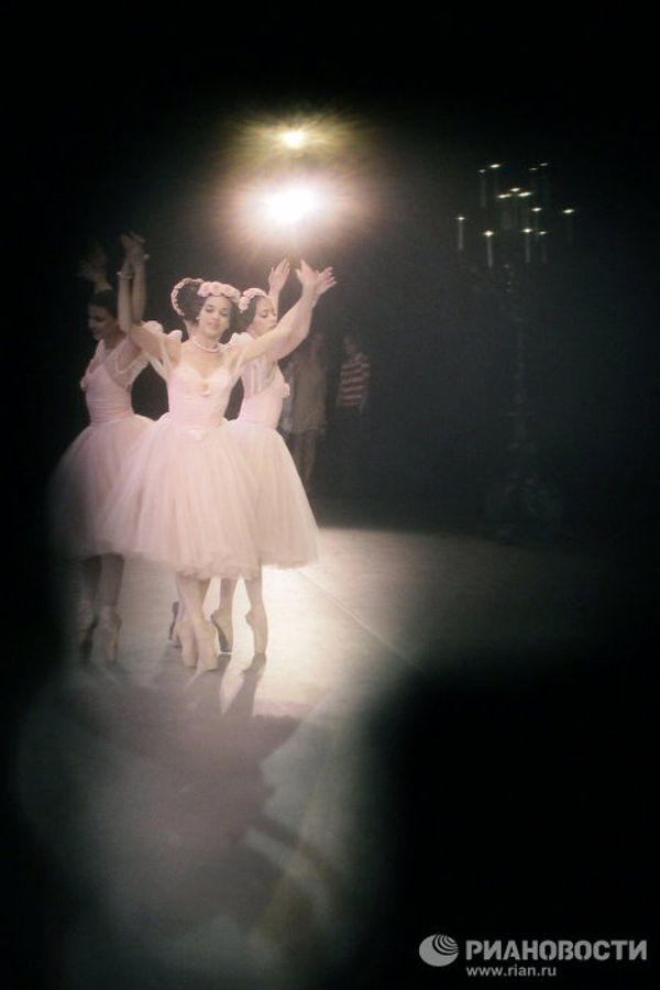 Viva Alicia! The legendeary Cuban ballerina with her students at the Bolshoi Theater - Sputnik International