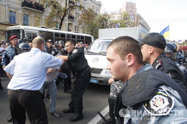 Clashes as Tymoshenko taken into custody Clashes as Tymoshenko taken into custody - Sputnik International