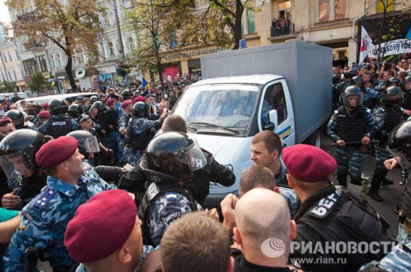 Clashes as Tymoshenko taken into custody Clashes as Tymoshenko taken into custody - Sputnik International