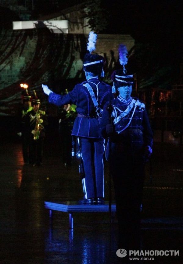 The 2011 Royal Edinburgh Military Tattoo: cyclists and dancers in the rain - Sputnik International