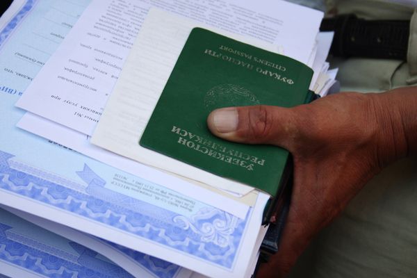 Putin Seeks Tighter CIS Passport Rules Putin Seeks Tighter CIS Passport Rules - Sputnik International