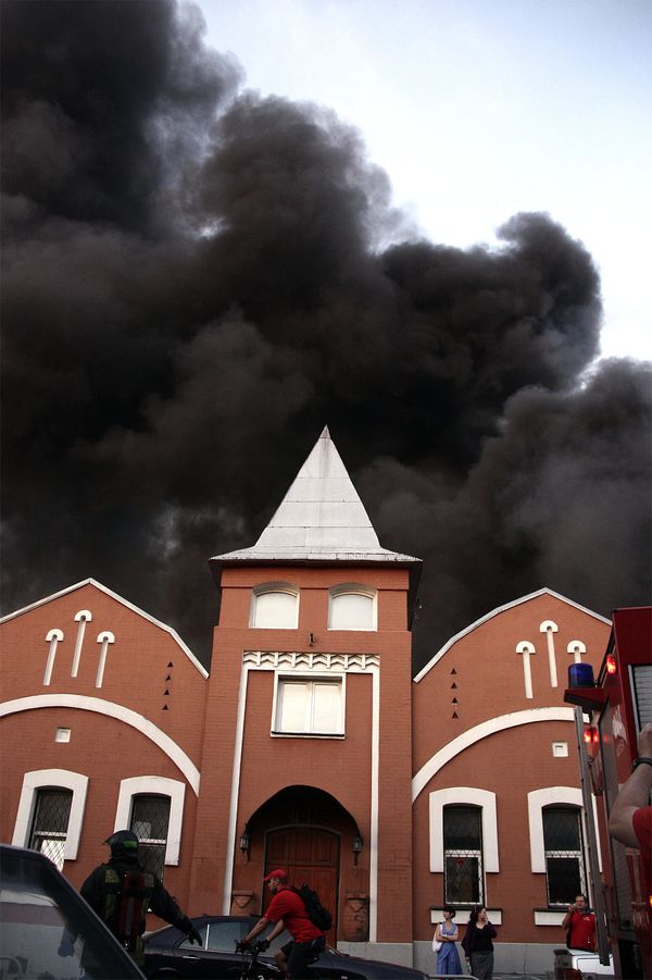 A large fire broke out in downtown Moscow on Monday evening on the premises of the Mikoyan meat processing plant. - Sputnik International