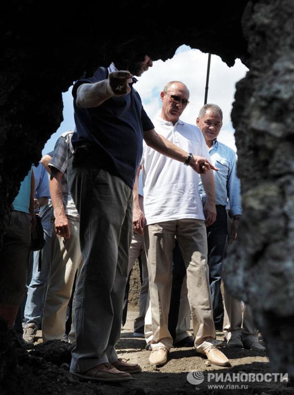 Vladimir Putin turns archeologist - Sputnik International