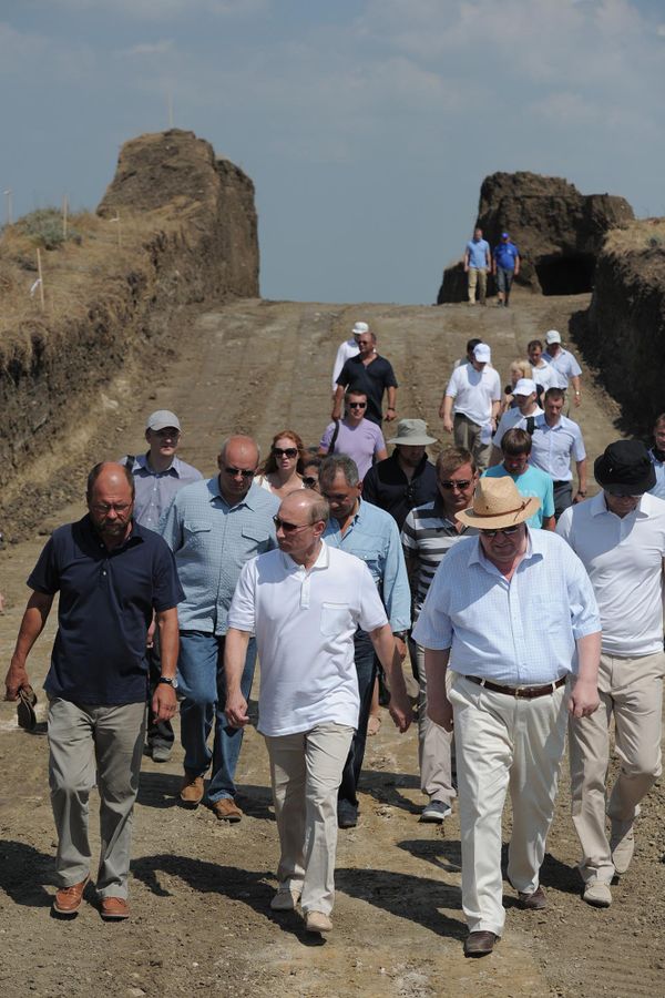 Vladimir Putin turns archeologist - Sputnik International