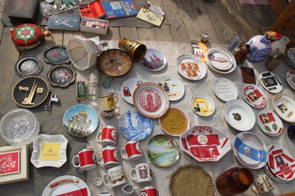Flea market near the Izmailovo Kremlin Flea market near the Izmailovo Kremlin - Sputnik International