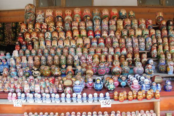 Flea market near the Izmailovo Kremlin Flea market near the Izmailovo Kremlin - Sputnik International
