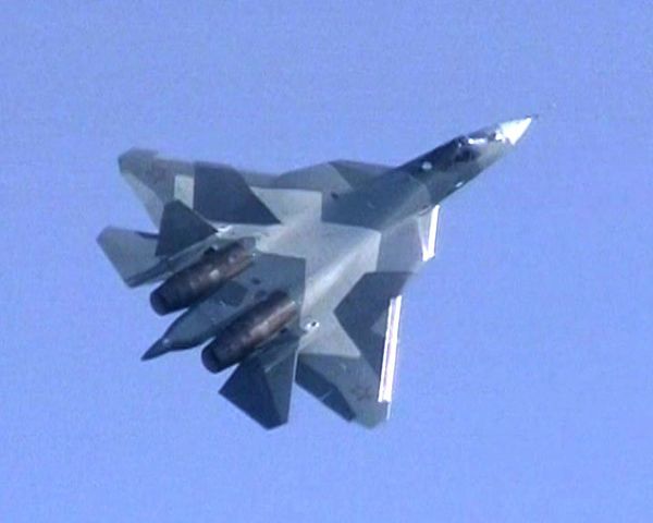 Russia's Sukhoi T-50 5th generation fighter makes first demonstration flight - Sputnik International
