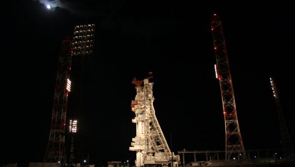 Russia's Proton-M rocket with the Express-AM4 satellite Russia's Proton-M rocket with the Express-AM4 satellite - Sputnik International