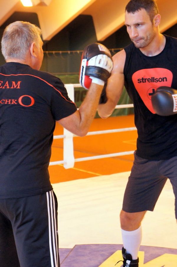 Klitschko trains for Adamek fight Klitschko trains for Adamek fight - Sputnik International