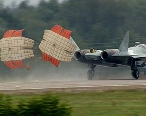 Russia's 5G fighter aborts flight at MAKS-2011 air show - Sputnik International
