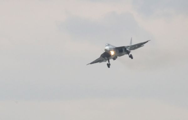 Russia Must Build Two Variants of 5G Fighter - Rogozin Russia Must Build Two Variants of 5G Fighter - Rogozin - Sputnik International