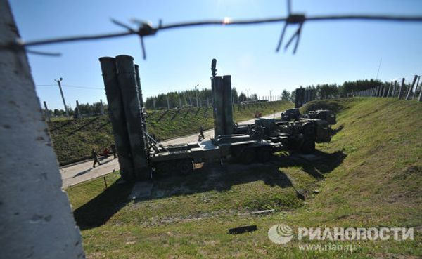 S-400 Triumph air defense system protects Moscow airspace - Sputnik International