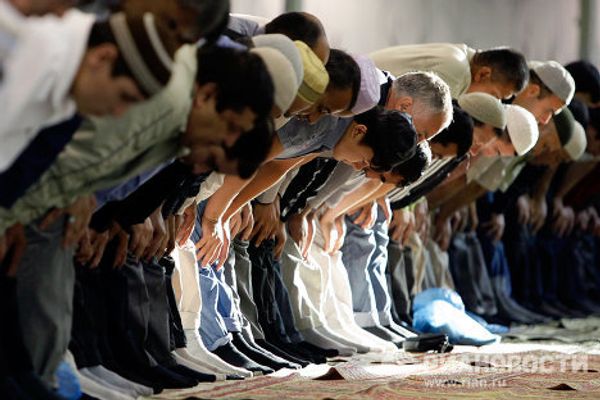 Service held in Moscow to celebrate Muslim holiday of Eid al-Fitr  - Sputnik International