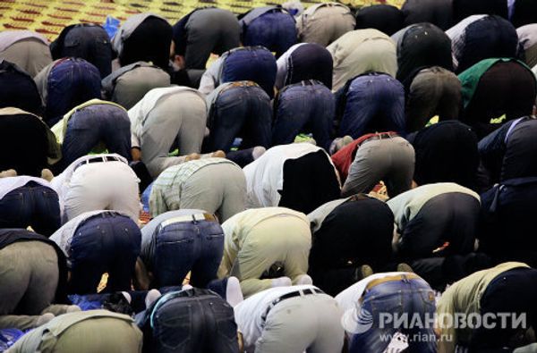 Service held in Moscow to celebrate Muslim holiday of Eid al-Fitr  - Sputnik International