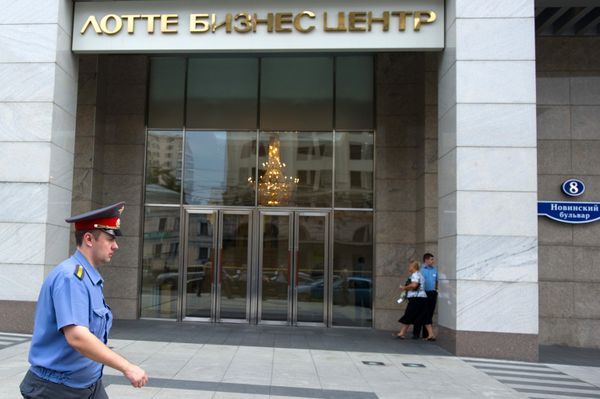 Bailiffs continue raiding BP's Moscow office Bailiffs continue raiding BP's Moscow office - Sputnik International