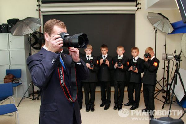 Day of Knowledge: master class in photography and gardening from Dmitry Medvedev Day of Knowledge: master class in photography and gardening from Dmitry Medvedev - Sputnik International