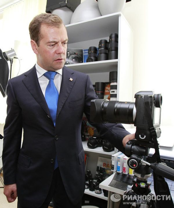 Day of Knowledge: master class in photography and gardening from Dmitry Medvedev Day of Knowledge: master class in photography and gardening from Dmitry Medvedev - Sputnik International