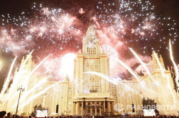 A grand show on Vorobyovy Gory A grand show on Vorobyovy Gory - Sputnik International