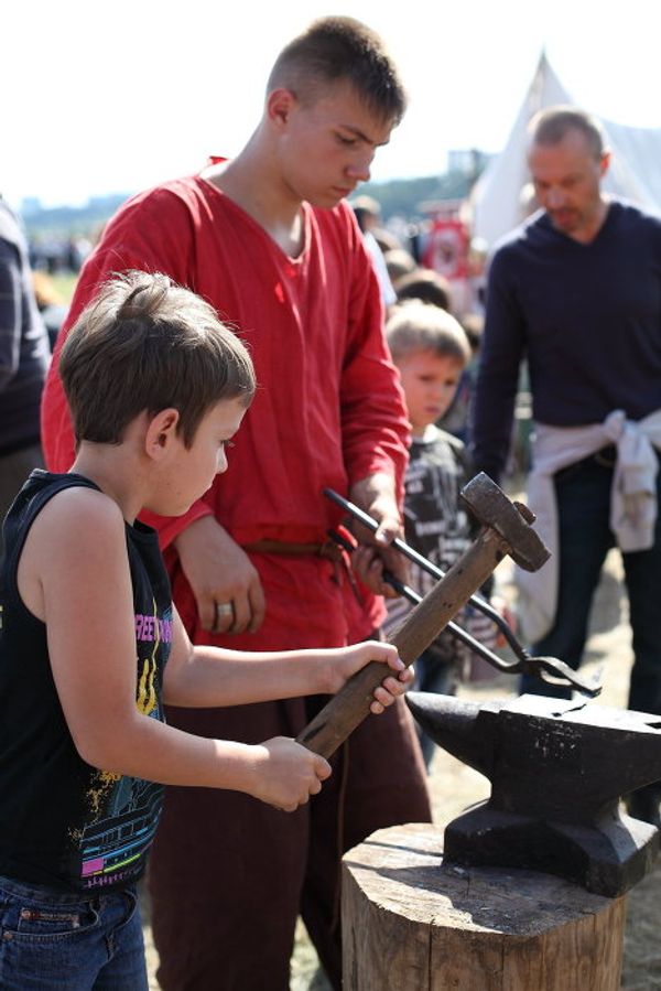 Ancient life and martial arts at Moscow reenactment festival  - Sputnik International