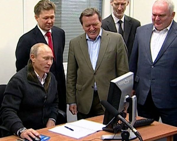 Putin launches Nord Stream pipeline - Sputnik International