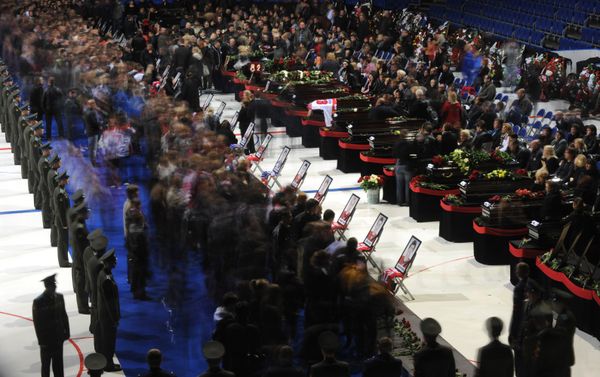 Ice-hockey plane crash victims laid to rest - Sputnik International