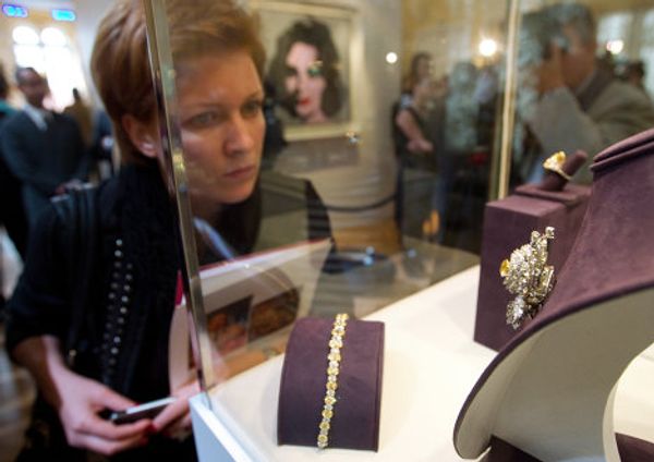 Elizabeth Taylor’s Crown Jewels exhibition - Sputnik International