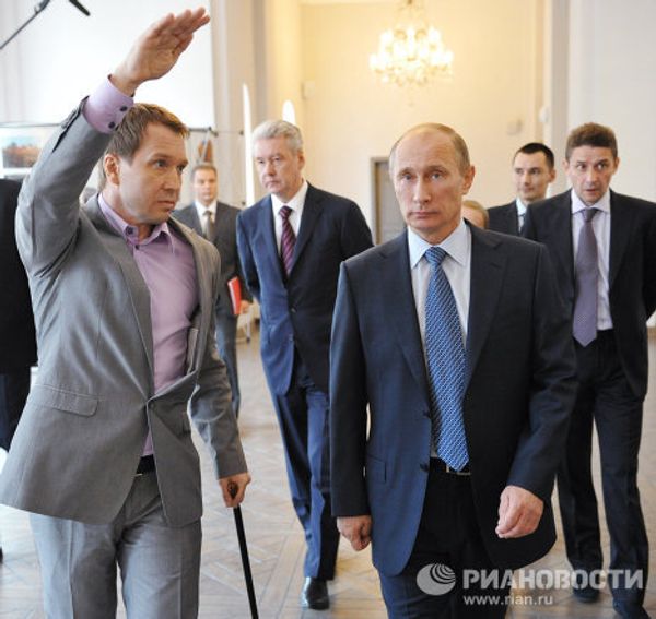 Vladimir Putin visits the Theatre of Nations in Moscow Vladimir Putin visits the Theatre of Nations in Moscow - Sputnik International