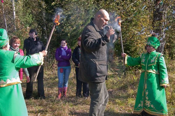 Nikolai Valuev in search of Siberian Yeti Nikolai Valuev in search of Siberian Yeti - Sputnik International
