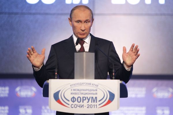 Russian Prime Minister Vladimir Putin said on Friday that new people are required in the government, social sector and economy. - Sputnik International