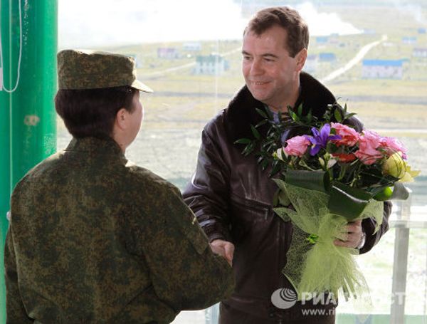 Dmitry Medvedev attends Center 2011 strategic military exercise Dmitry Medvedev attends Center 2011 strategic military exercise - Sputnik International