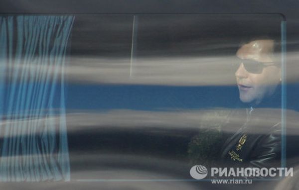 Dmitry Medvedev attends Center 2011 strategic military exercise Dmitry Medvedev attends Center 2011 strategic military exercise - Sputnik International