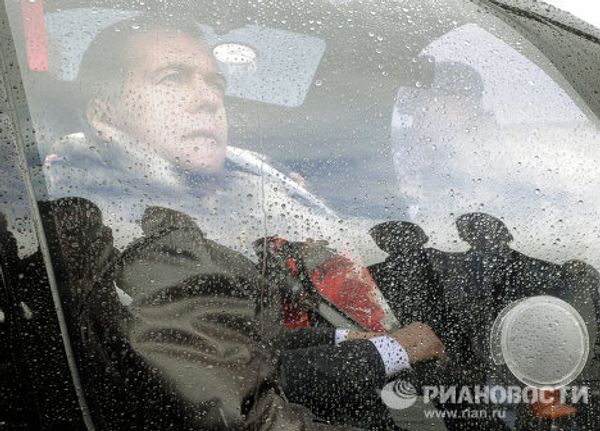 Dmitry Medvedev attends Center 2011 strategic military exercise Dmitry Medvedev attends Center 2011 strategic military exercise - Sputnik International