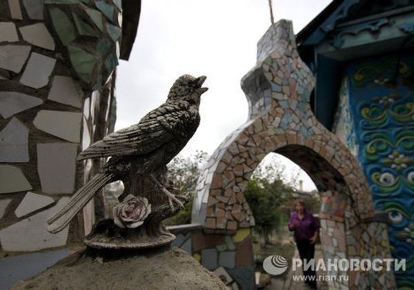 Palace out of construction garbage - Sputnik International