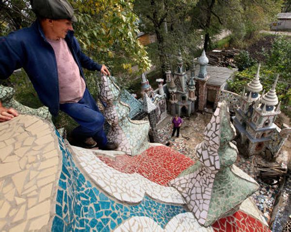 Palace out of construction garbage - Sputnik International