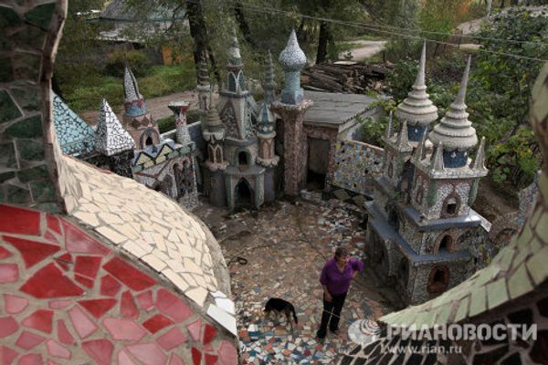 Palace out of construction garbage - Sputnik International